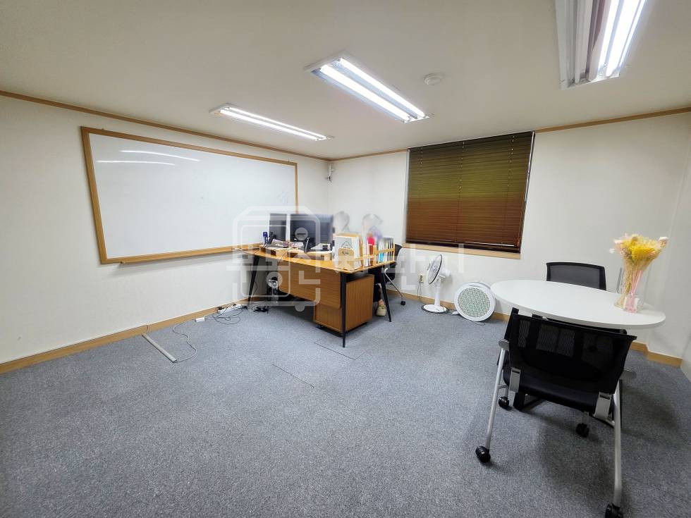 서울 강남구 역삼동 무권리, 뱅뱅사거리 인근, 6층 임대 월세 매물번호 32641 사진 3