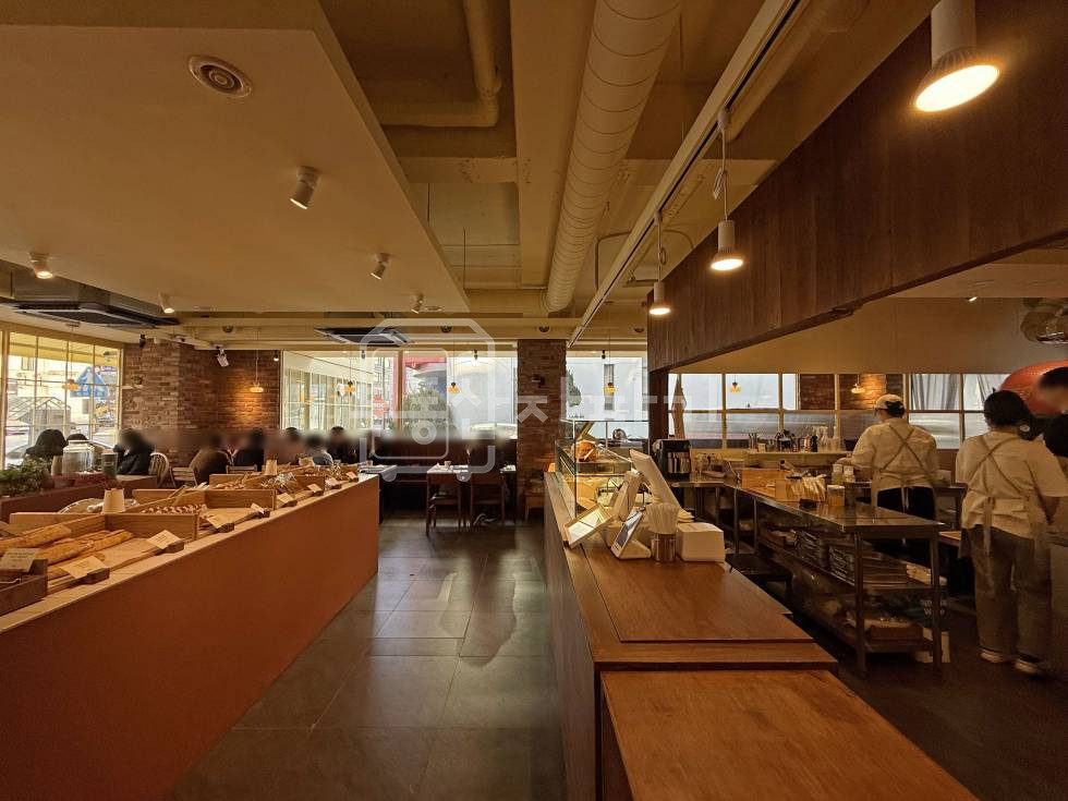 서울 송파구 잠실동 무권리, 잠실새내 먹자라인, 코너건물, 1층 임대 월세 매물번호 33482 사진 3