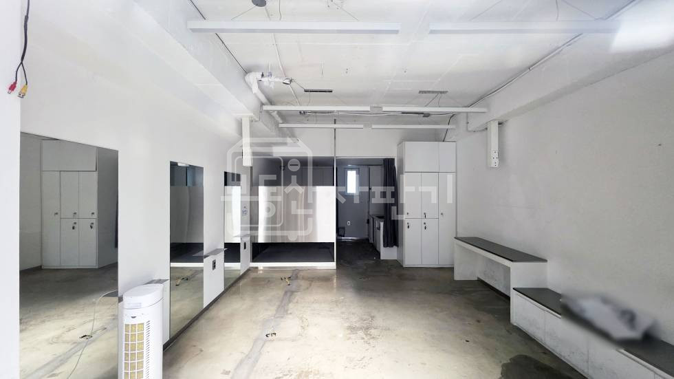 서울 강남구 신사동 무권리, 신사역 9분, 역세권, 1층 임대 월세 매물번호 33190 사진 4