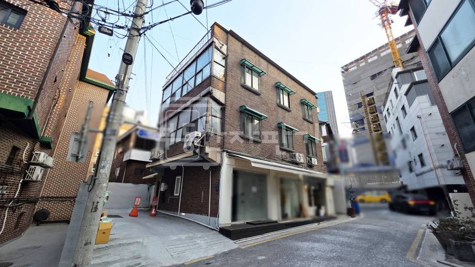 서울 강남구 신사동 무권리, 신사역 9분, 역세권, 1층 임대 월세 매물번호 30978 사진 1