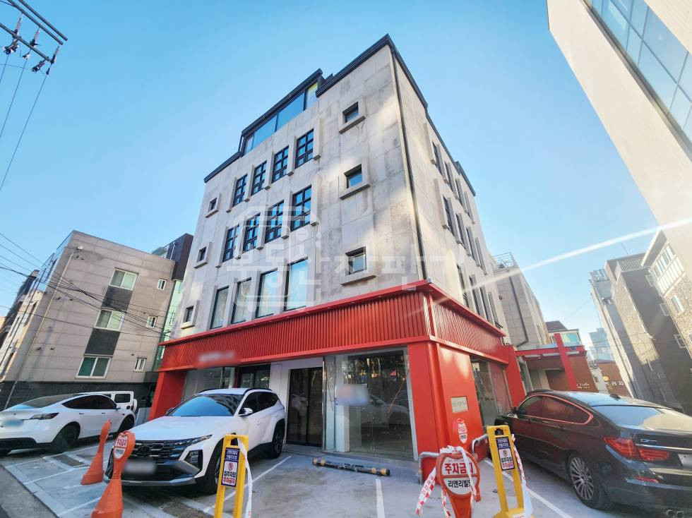 서울 강남구 역삼동 무권리,역삼역 5분, 역세권, 1층 임대 월세 매물번호 27560 사진 1