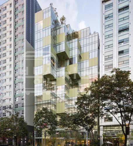 서울 서초구 서초동 강남역 도보 8분 역세권 3층 사무실 임대 월세 매물번호 33542 사진 1