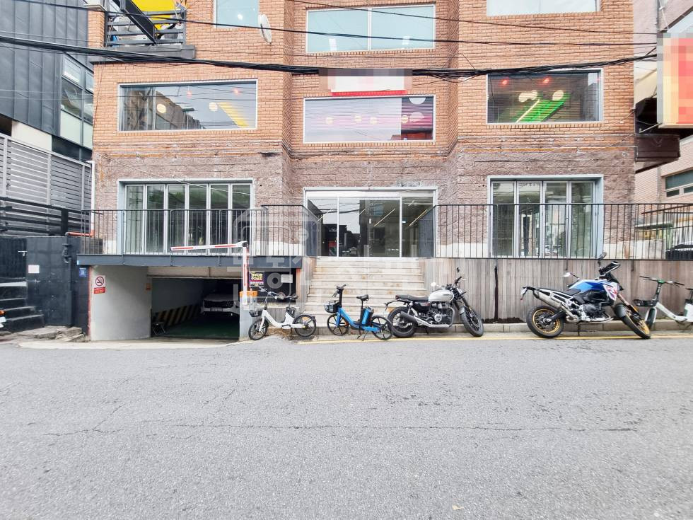 서울 강남구 신사동 무권리, 가로수길, 1층 임대 월세 매물번호 33093 사진 1