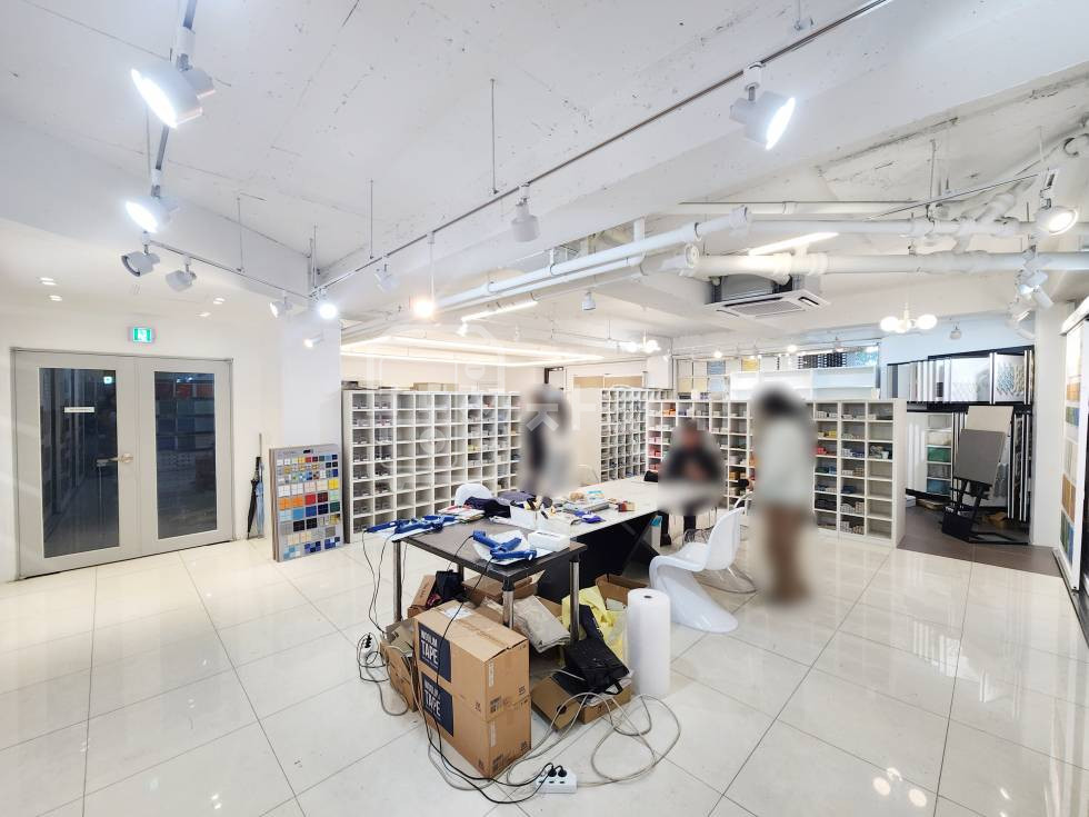 서울 강남구 논현동 상가자판기, 학동역 3분, 코너건물 3층 임대 월세 매물번호 33595 사진 2