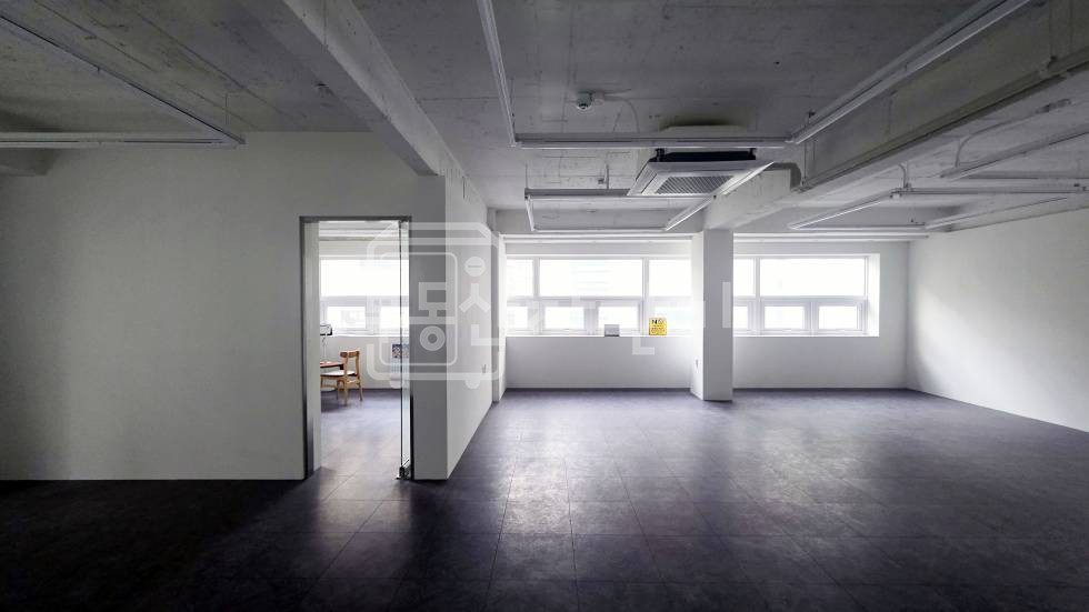 서울 강남구 논현동 무권리, 언주역 2분, 초역세권, 3층 임대 월세 매물번호 33620 사진 2