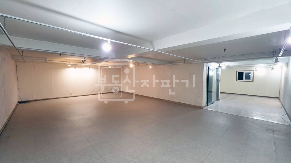 서울 강남구 신사동 무권리, 압구정역 5분, 역세권, 지하1층 임대 월세 매물번호 33647 사진 2