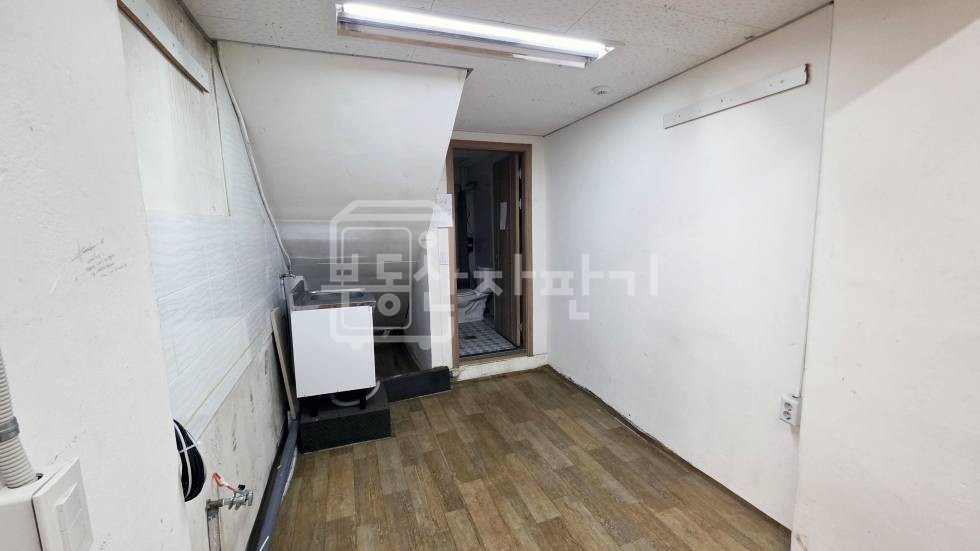 서울 강남구 신사동 무권리, 압구정역 5분, 역세권, 지하1층 임대 월세 매물번호 33647 사진 5
