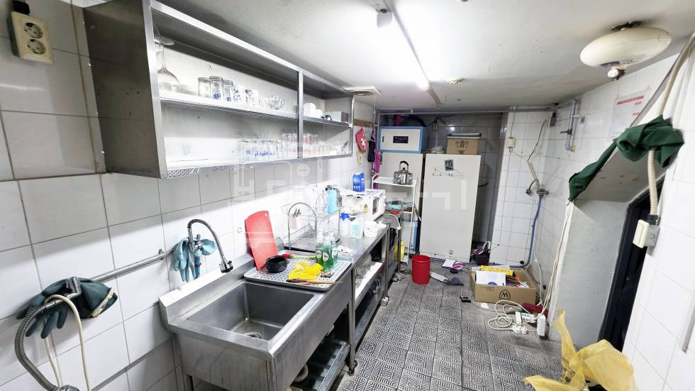 서울 강남구 신사동 무권리, 압구정역 2분, 역세권, 지하1층 임대 월세 매물번호 33643 사진 5
