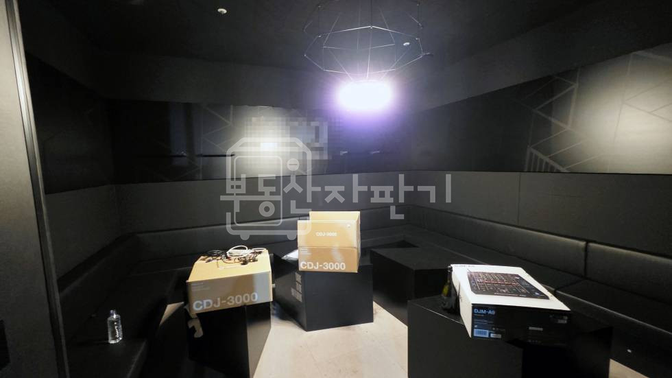 서울 강남구 청담동 무권리, 압구정로데오역 7분, 역세권, 지하1층 임대 월세 매물번호 33654 사진 3