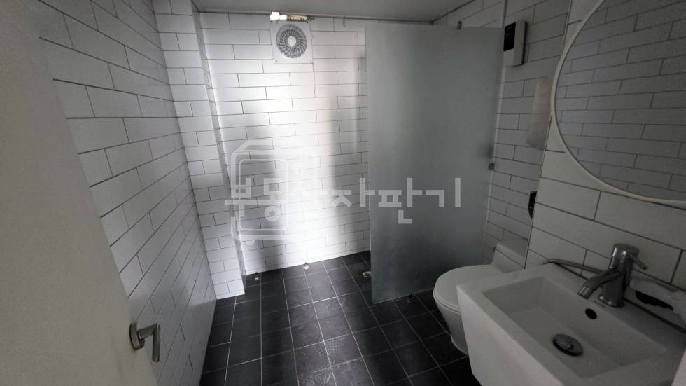 서울 강남구 신사동 무권리, 압구정로데오역 2분, 초역세권, 3층 임대 월세 매물번호 33682 사진 5
