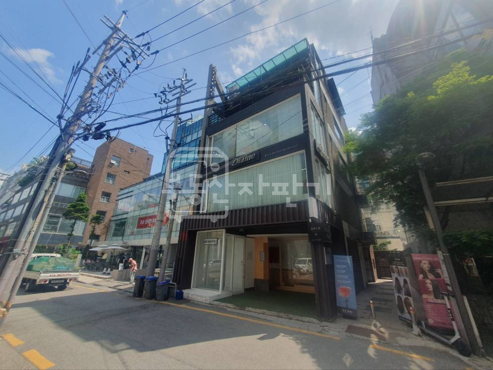 서울 강남구 신사동 무권리, 압구정로데오역 7분, 역세권, 1층 임대 월세 매물번호 26650 사진 2