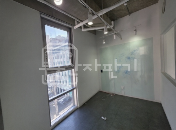 서울 강남구 역삼동 무권리, 역삼역 4분, 역세권, 3층 임대 월세 매물번호 33711 사진 2