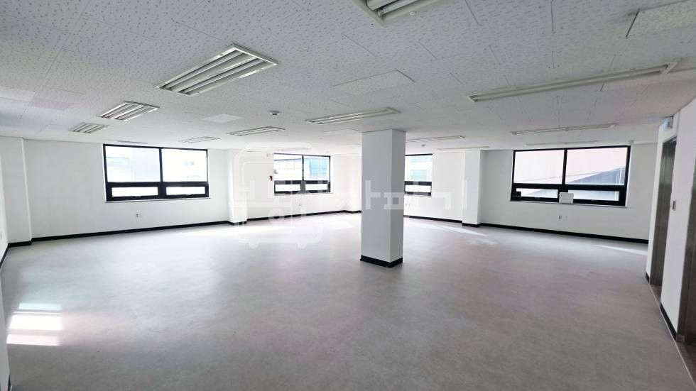 서울 강남구 논현동 무권리 강남구청역 10분 역세권 4층 임대 월세 매물번호 30065 사진 4