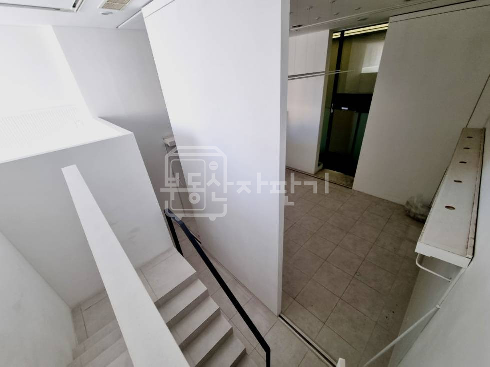 서울 강남구 청담동 무권리, 압구정로데오역 도보 9분, 역세권, 1층 임대 월세 매물번호 33150 사진 6