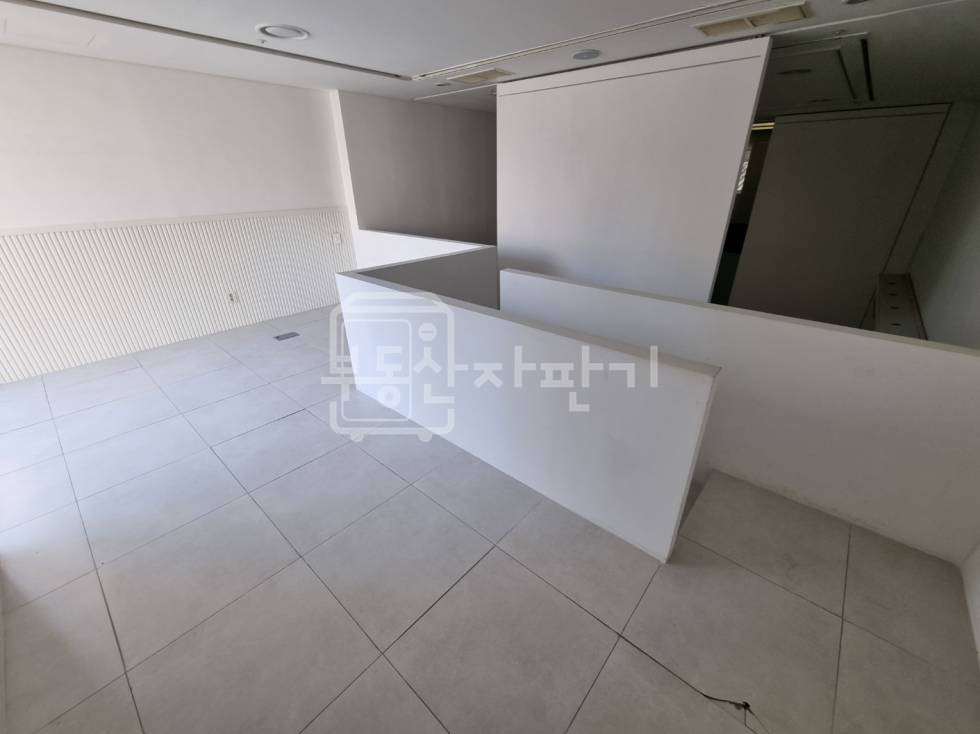 서울 강남구 청담동 무권리, 압구정로데오역 도보 9분, 역세권, 1층 임대 월세 매물번호 33150 사진 7