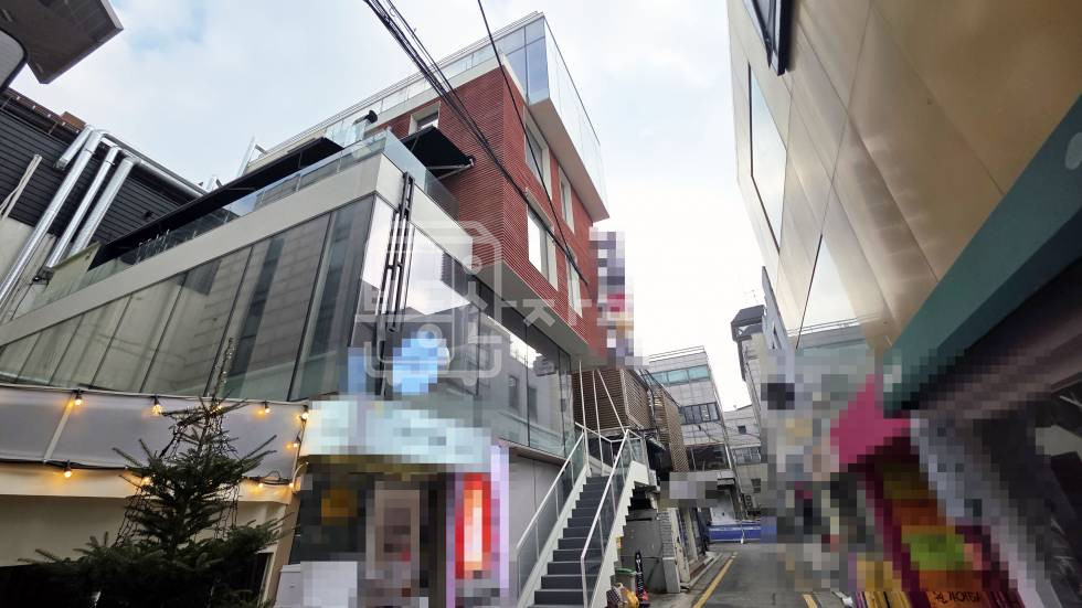 서울 강남구 신사동 무권리, 압구정로데오역 5분, 역세권, 지하1층 임대, 높은층고(4.1M) 월세 매물번호 33685 사진 1
