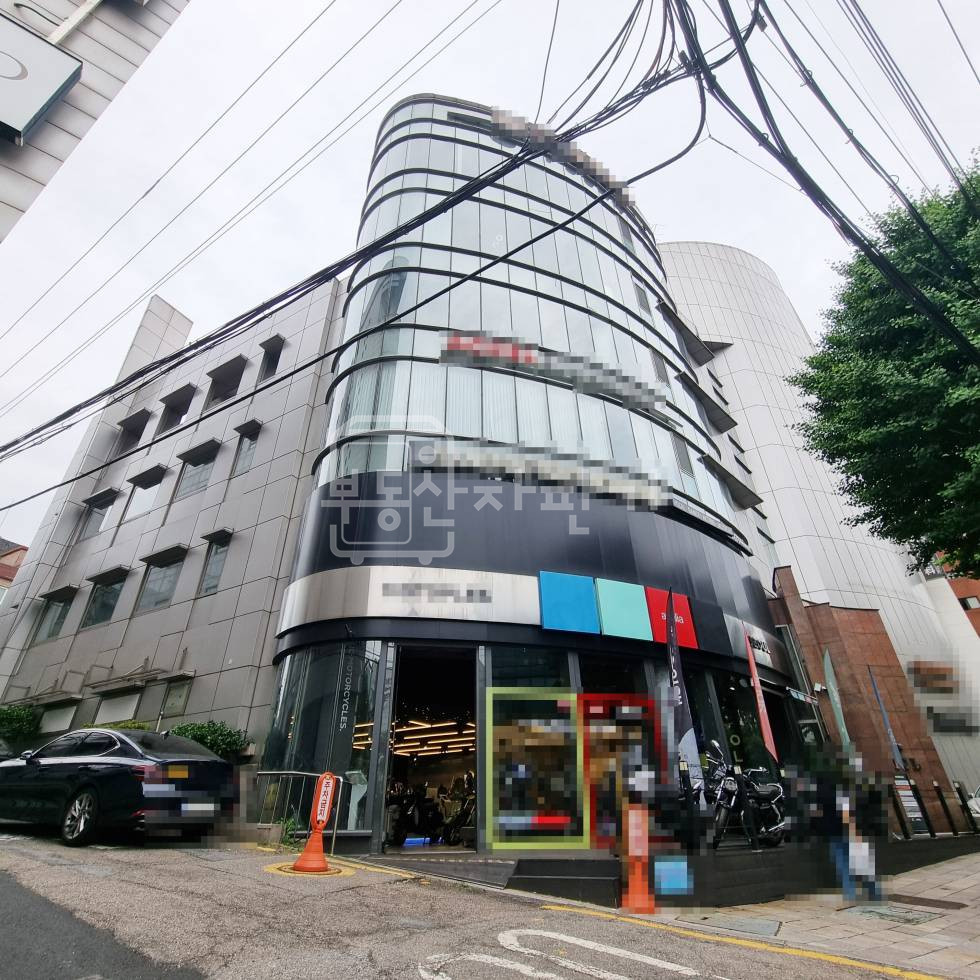 서울 강남구 신사동 무권리, 대로변, 압구정역8분, 역세권, 4층 임대 월세 매물번호 27920 사진 1