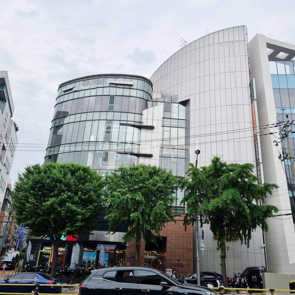 서울 강남구 신사동 무권리, 대로변, 압구정역8분, 역세권, 4층 임대 월세 매물번호 27920 사진 2
