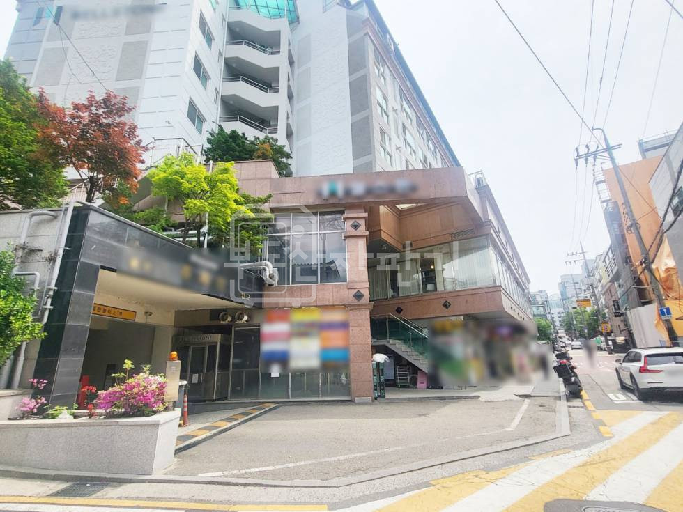 서울 강남구 논현동 무권리, 강남구청역 7분, 역세권, 1층 임대 월세 매물번호 23352 사진 2