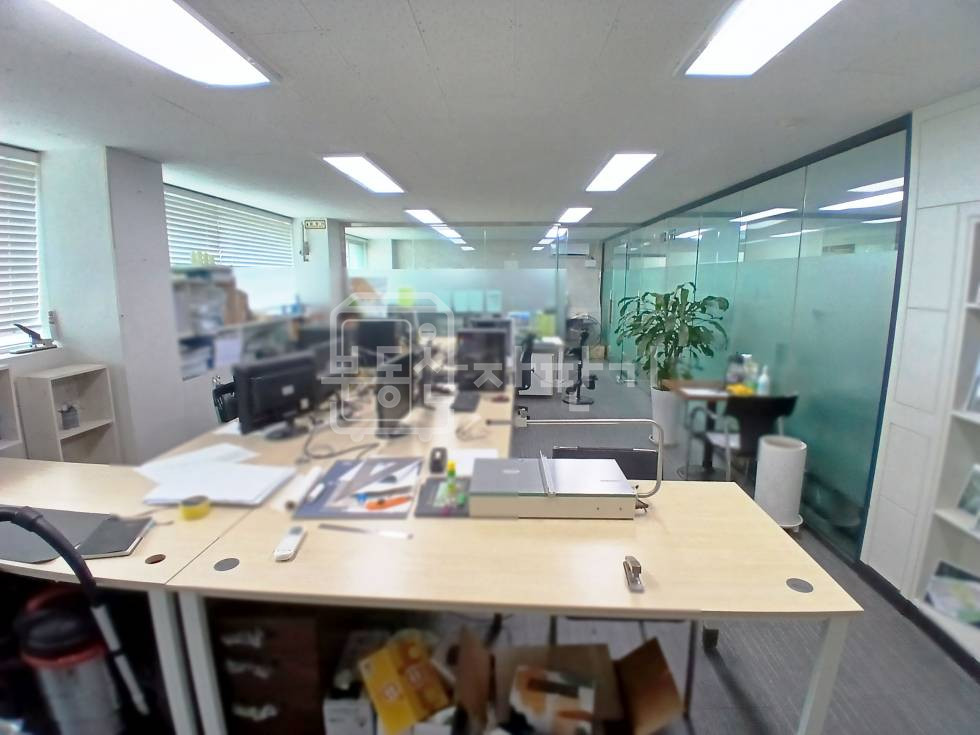 서울 강남구 대치동 무권리, 대치사거리 인근, 대로변, 4층 임대 월세 매물번호 29673 사진 1