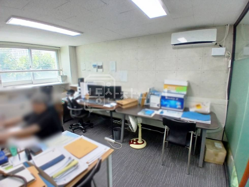 서울 강남구 대치동 무권리, 대치사거리 인근, 대로변, 4층 임대 월세 매물번호 29673 사진 2