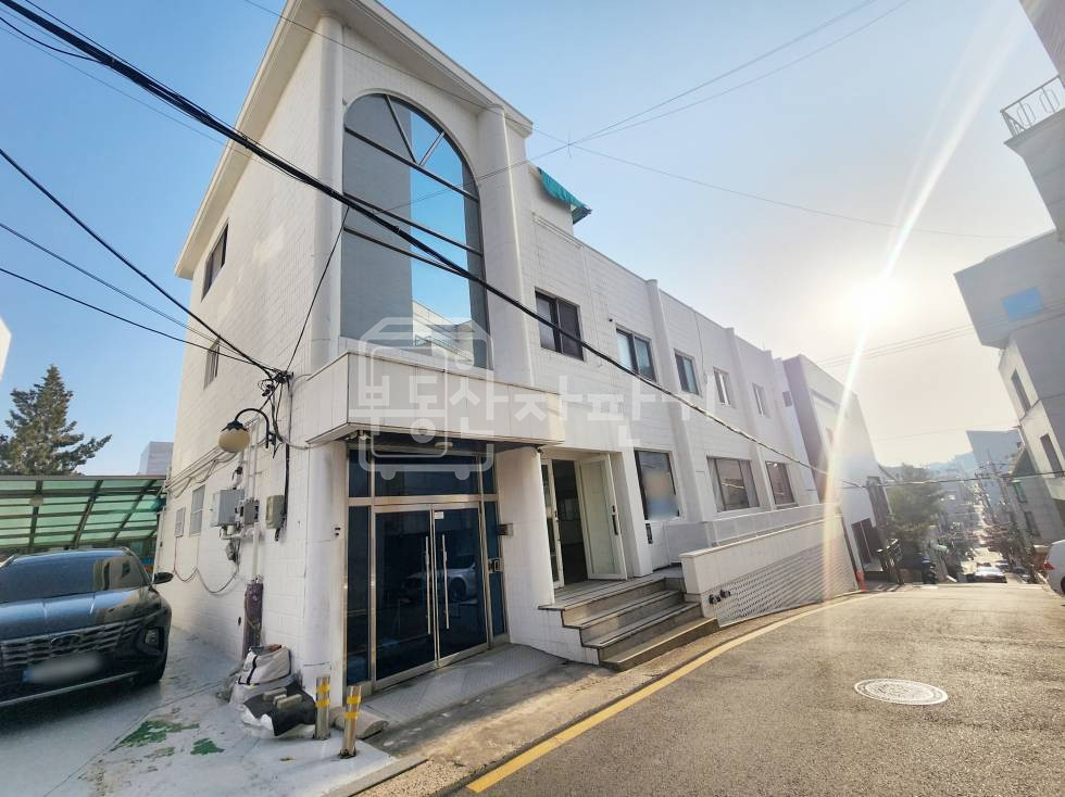 서울 강남구 논현동 무권리, 학동역 5분, 역세권, 1층 임대 월세 매물번호 33783 사진 1
