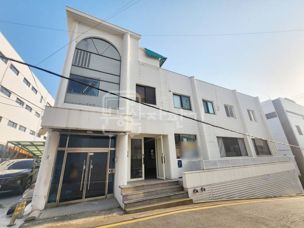 서울 강남구 논현동 무권리, 학동역 5분, 역세권, 1층 임대 월세 매물번호 33783 사진 2