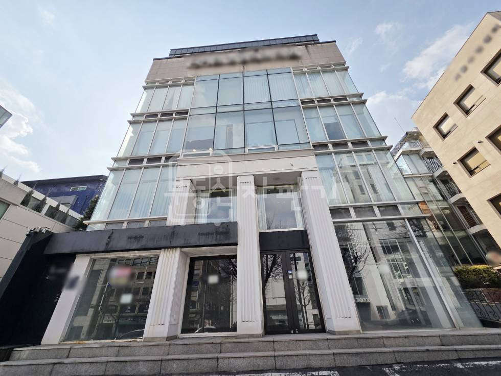 서울 강남구 논현동 7호선역 도보 3분, 대도로변, 1층 임대 월세 매물번호 33834 사진 1
