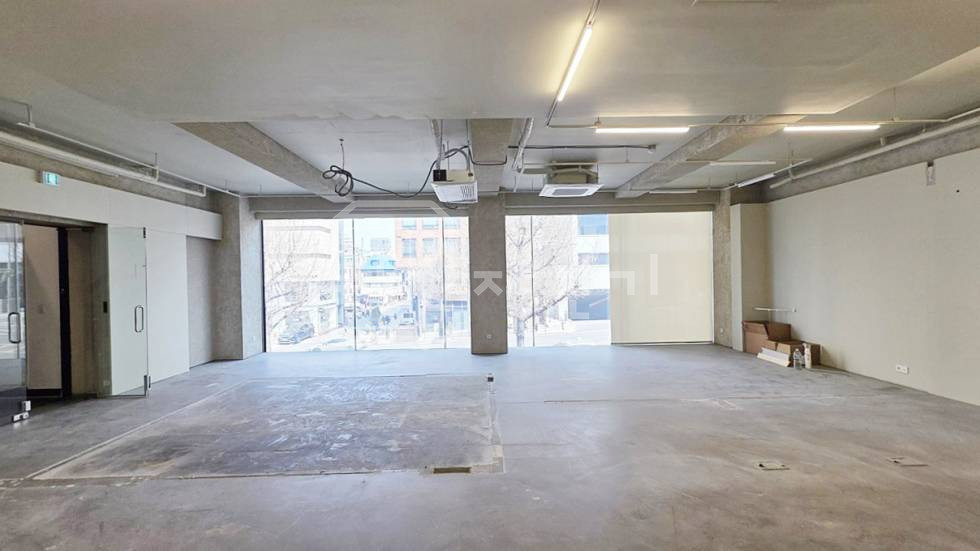 서울 강남구 논현동 무권리, 학동역 6분, 역세권, 2층 임대 월세 매물번호 32533 사진 1