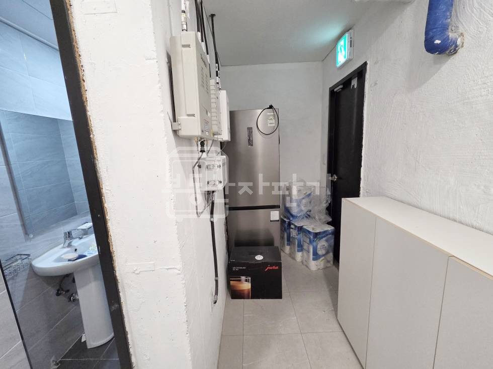 서울 강남구 논현동 무권리, 언주역 3분, 초 역세권, 지하1층 임대 월세 매물번호 33701 사진 12