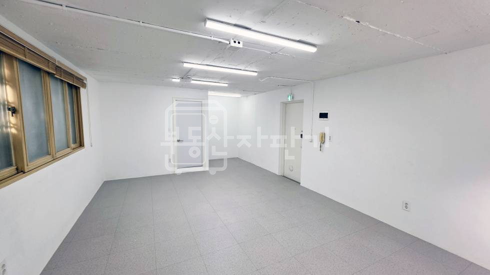 서울 강남구 논현동 무권리, 강남구청역 9분, 반지하1층 임대 월세 매물번호 33713 사진 2