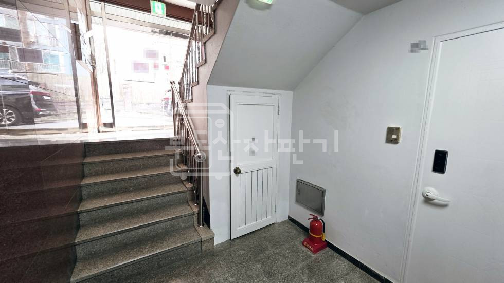 서울 강남구 논현동 무권리, 강남구청역 9분, 반지하1층 임대 월세 매물번호 33713 사진 4