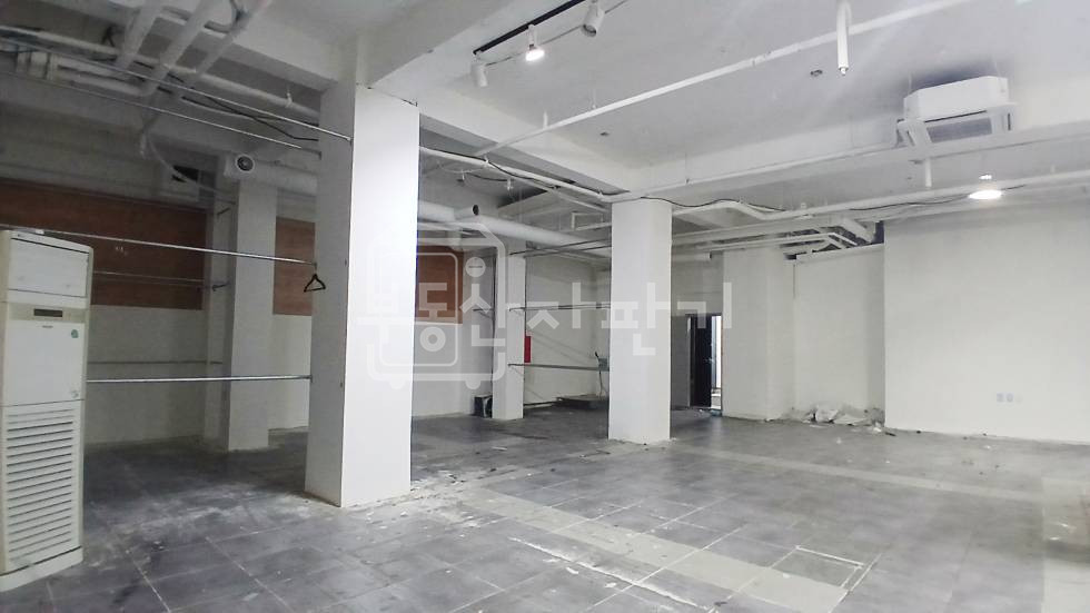 서울 강남구 신사동 무권리 압구정역 도보 6분 코너건물 이면도로 지하1층 층고4M이상 월세 매물번호 33902 사진 4