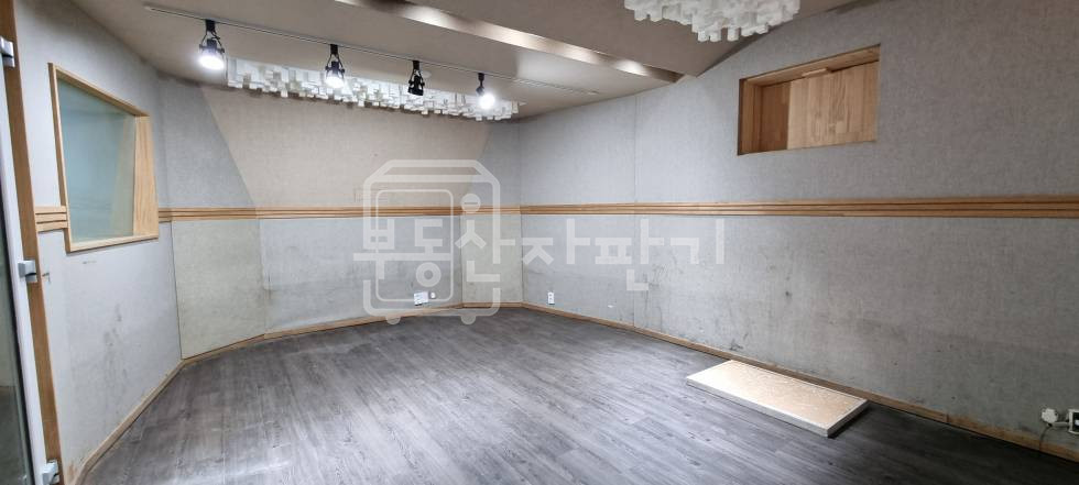 서울 강남구 신사동 무권리 압구정역 도보 9분 이면도로, 지하 1층 음악연습실 인테리어 무권리 월세 매물번호 27508 사진 3
