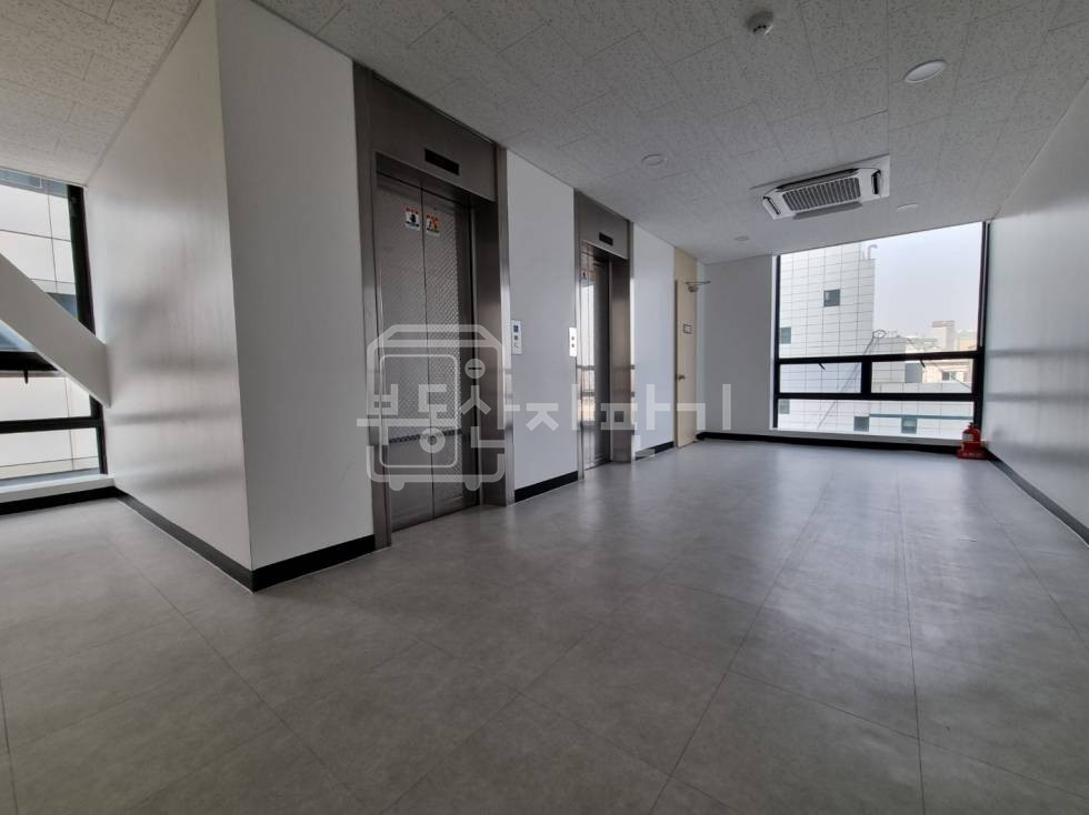 서울 강남구 신사동 도산대로 대로변 ,대형오피스 5층 임대 월세 매물번호 33908 사진 8