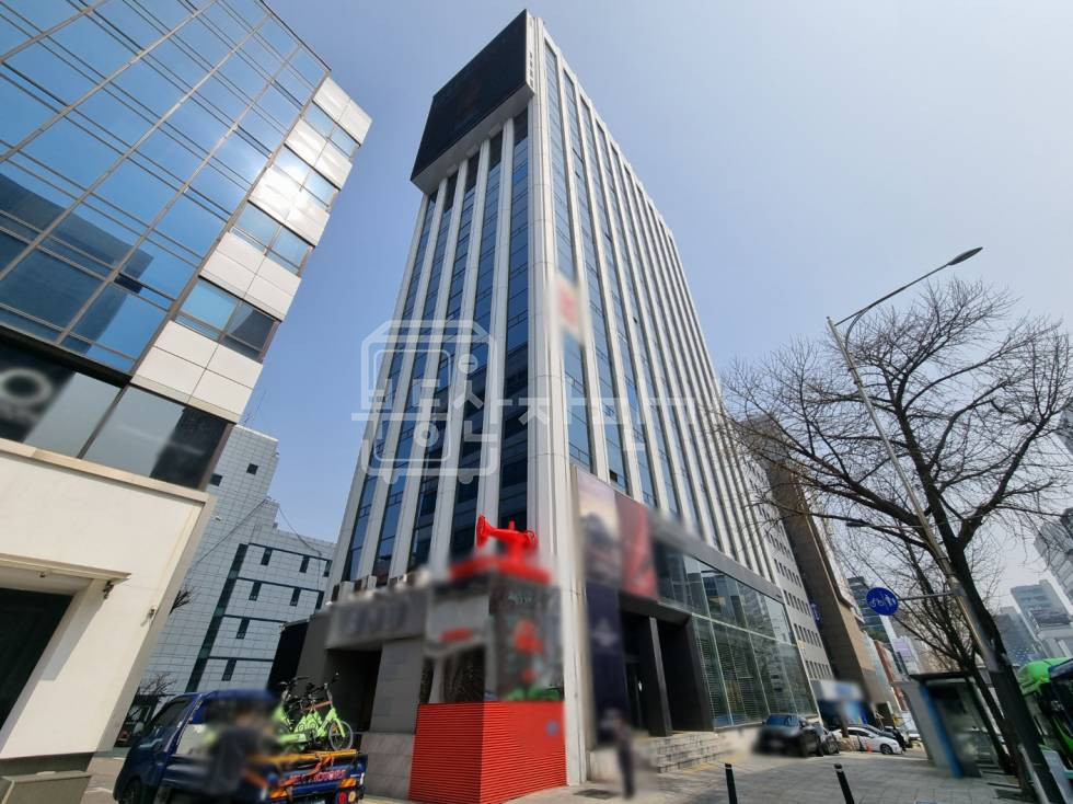 서울 강남구 신사동 도산대로 대로변 ,대형오피스 3층 임대 월세 매물번호 33911 사진 1