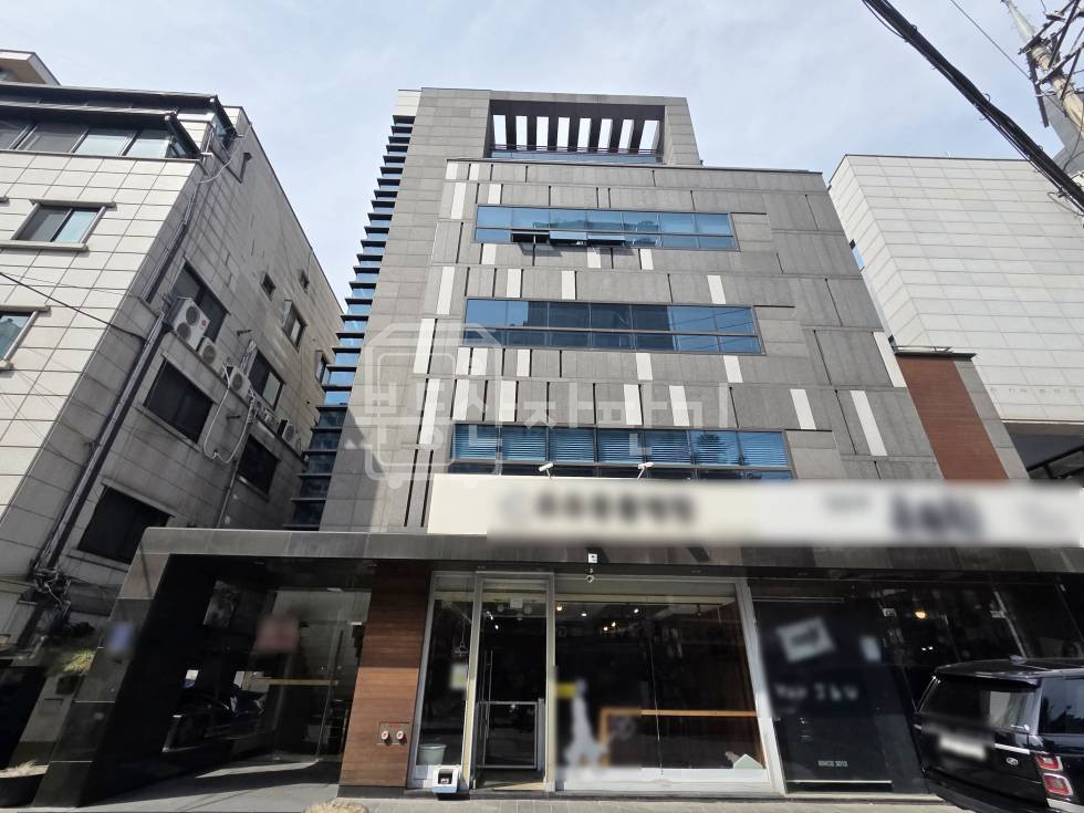 서울 강남구 역삼동 역삼초교 사거리 인근, 도로변 3층 임대 월세 매물번호 33897 사진 1