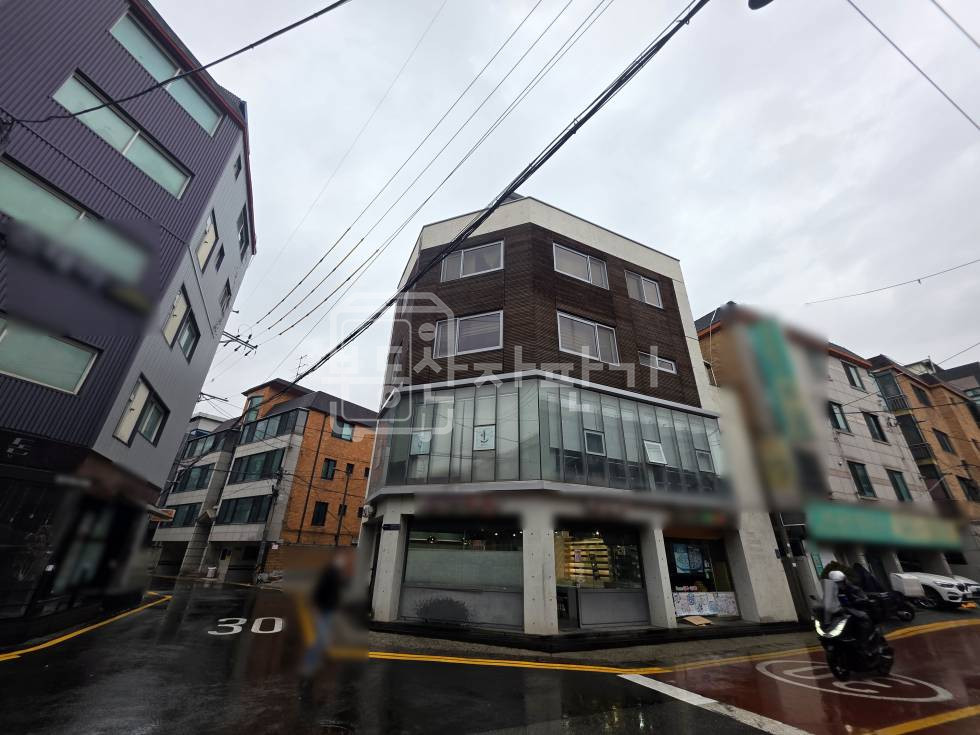 서울 강남구 논현동 무권리, 논현역 7분, 역세권, 1층 임대 월세 매물번호 33297 사진 1