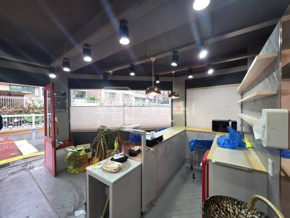 서울 강남구 논현동 무권리, 논현역 7분, 역세권, 1층 임대 월세 매물번호 33297 사진 4
