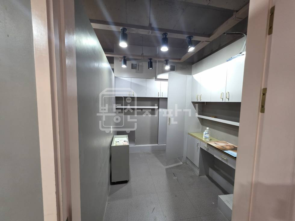 서울 강남구 논현동 무권리, 논현역 7분, 역세권, 1층 임대 월세 매물번호 33297 사진 5