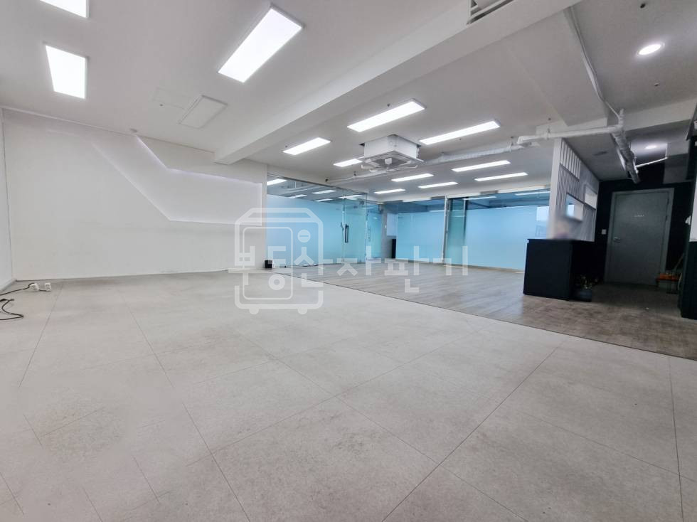 서울 강남구 청담동 학동사거리 인근 도산대로 대로변 7층 임대 월세 매물번호 33932 사진 2
