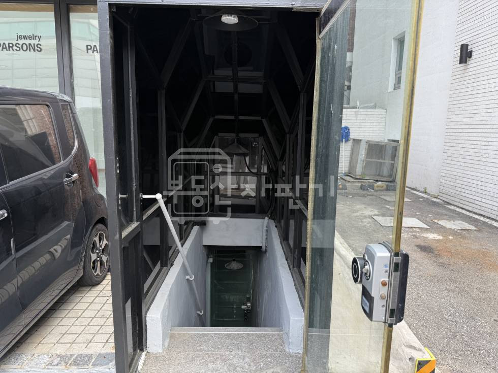 서울 강남구 신사동 무권리, 압구정역 10분, 역세권, 지하1층 임대 월세 매물번호 31542 사진 3
