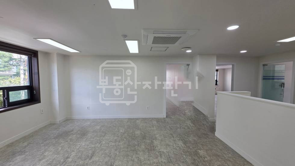 서울 강남구 대치동 무권리, 대치사거리 인근, 3층 임대 월세 매물번호 32126 사진 2