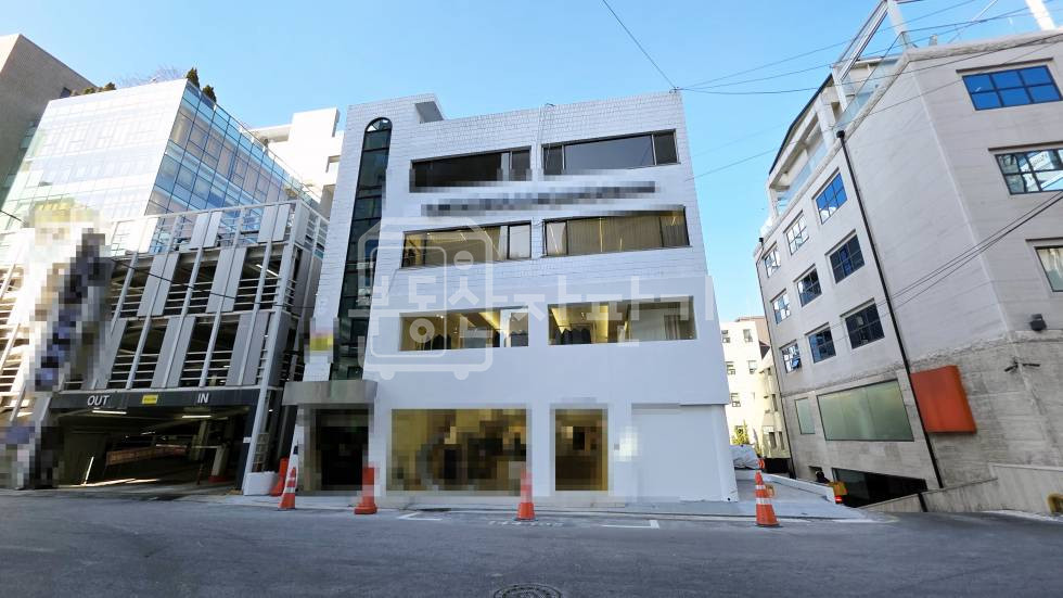 서울 강남구 논현동 ☀️ 학동역 6분, 역세권 지하1층 임대 ☀️ 월세 매물번호 33526 사진 4