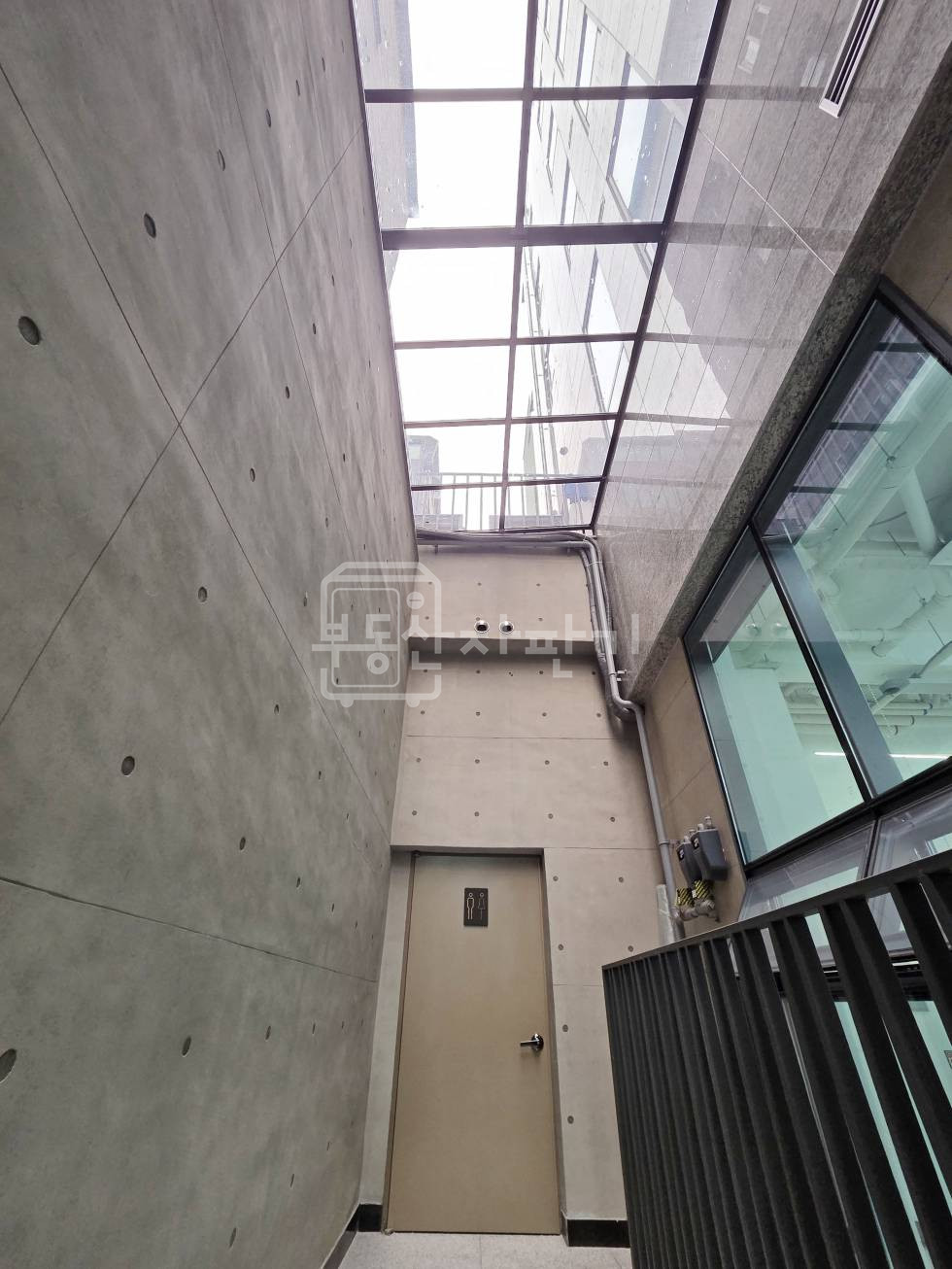 서울 강남구 역삼동 언주역 도보 1분, 코너건물 지하1층 임대 월세 매물번호 33957 사진 5