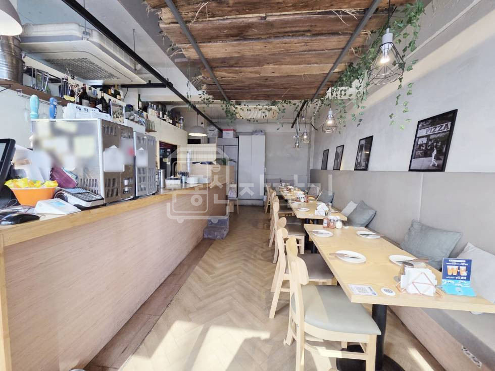 서울 강남구 논현동 논현역 도보 3분, 코너건물 1층 임대 월세 매물번호 33972 사진 2
