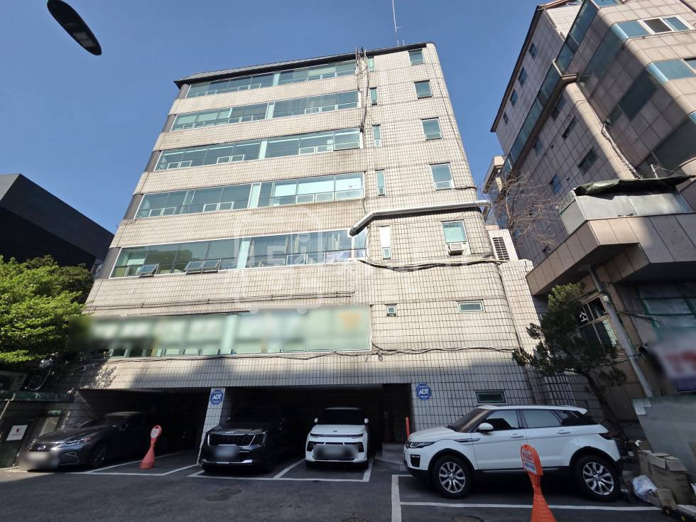 서울 강남구 논현동 무권리, 논현역 3분, 초역세권, 컨디션 좋은 사무실, 4층 임대. 월세 매물번호 32471 사진 1
