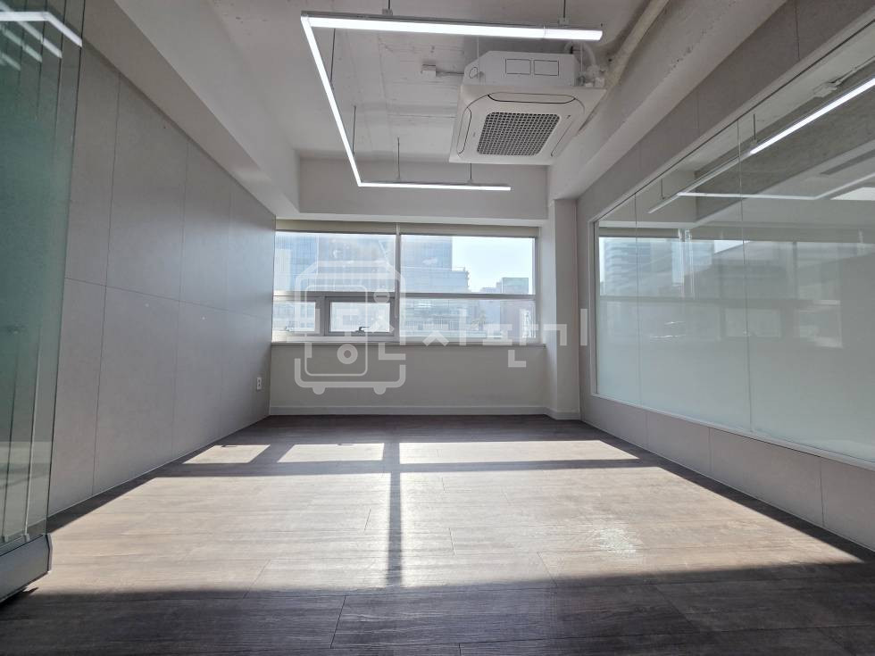 서울 강남구 논현동 무권리, 논현역 3분, 초역세권, 컨디션 좋은 사무실, 4층 임대. 월세 매물번호 32471 사진 4
