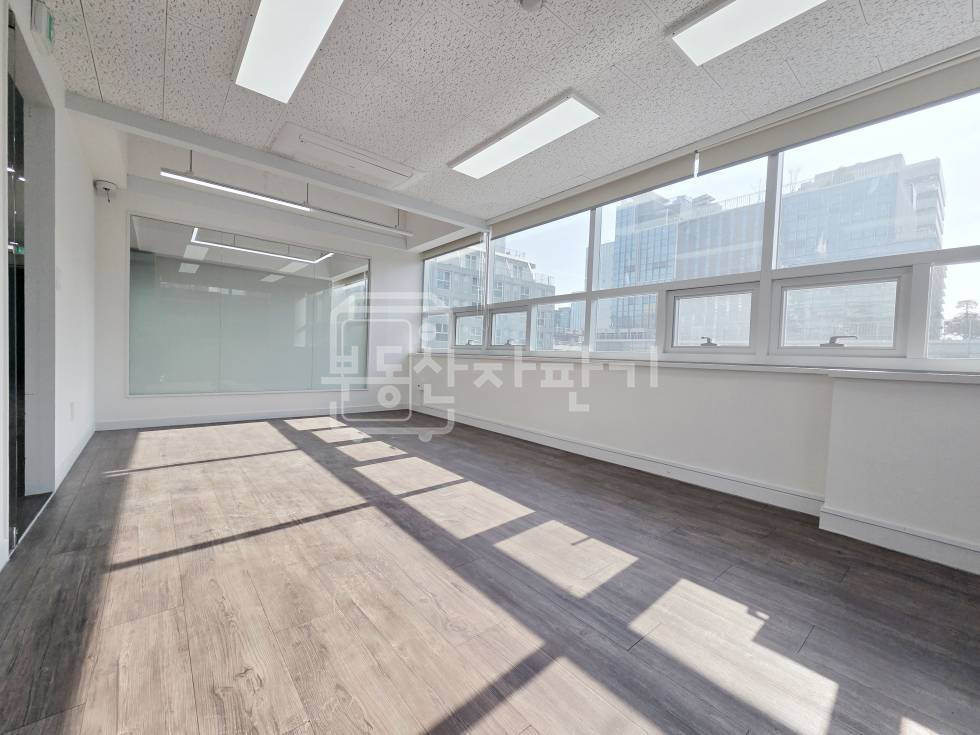 서울 강남구 논현동 무권리, 논현역 3분, 초역세권, 컨디션 좋은 사무실, 4층 임대. 월세 매물번호 32471 사진 6