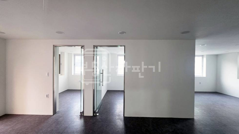 서울 강남구 논현동 무권리, 언주역 2분, 초역세권, 5층 임대 월세 매물번호 33624 사진 2